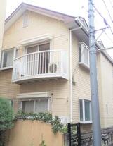 ロイヤルビラ小山